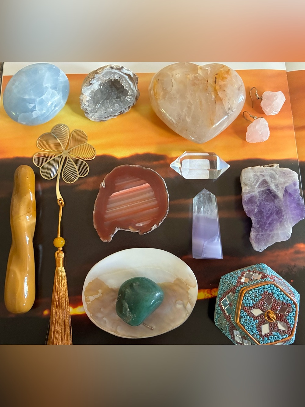 🔮 13 Piece Healing Crystal Gift Box - New Tie Dye Tote Bag Included 🎁 - Picture 3 of 17